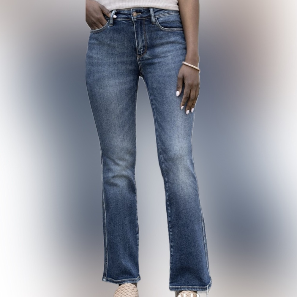 Judy Blue You're An Angel Mid-Rise Bootcut Denim -- Size 9/29